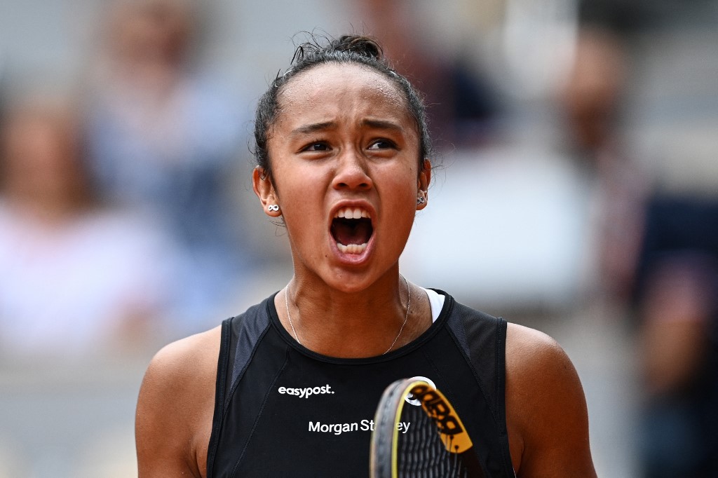 Leylah Fernandez makes French Open fourth round for first time
