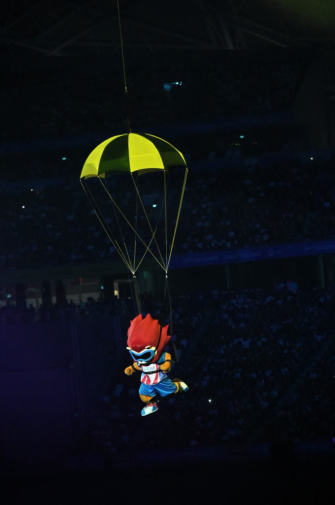 SEA Games mascot "Nila" is seen at the opening ceremony of the biennial Southeast Asian (SEA) Games in Singapore's National Stadium on June 5, 2015 AFP PHOTO / ROSLAN RAHMAN (Photo by ROSLAN RAHMAN / AFP)