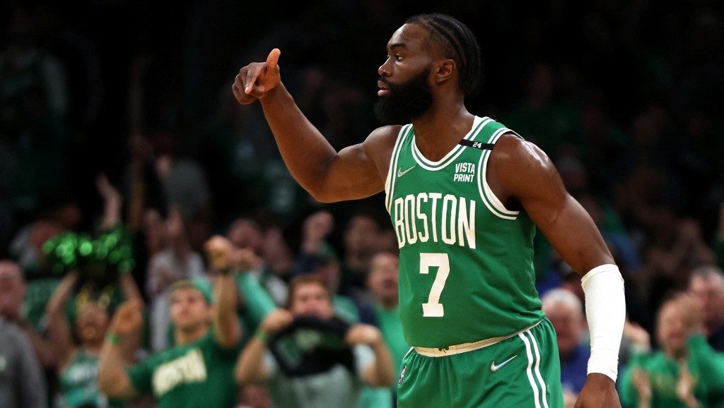 NBA: Jaylen Brown memimpin saat Celtics seri dengan Bucks