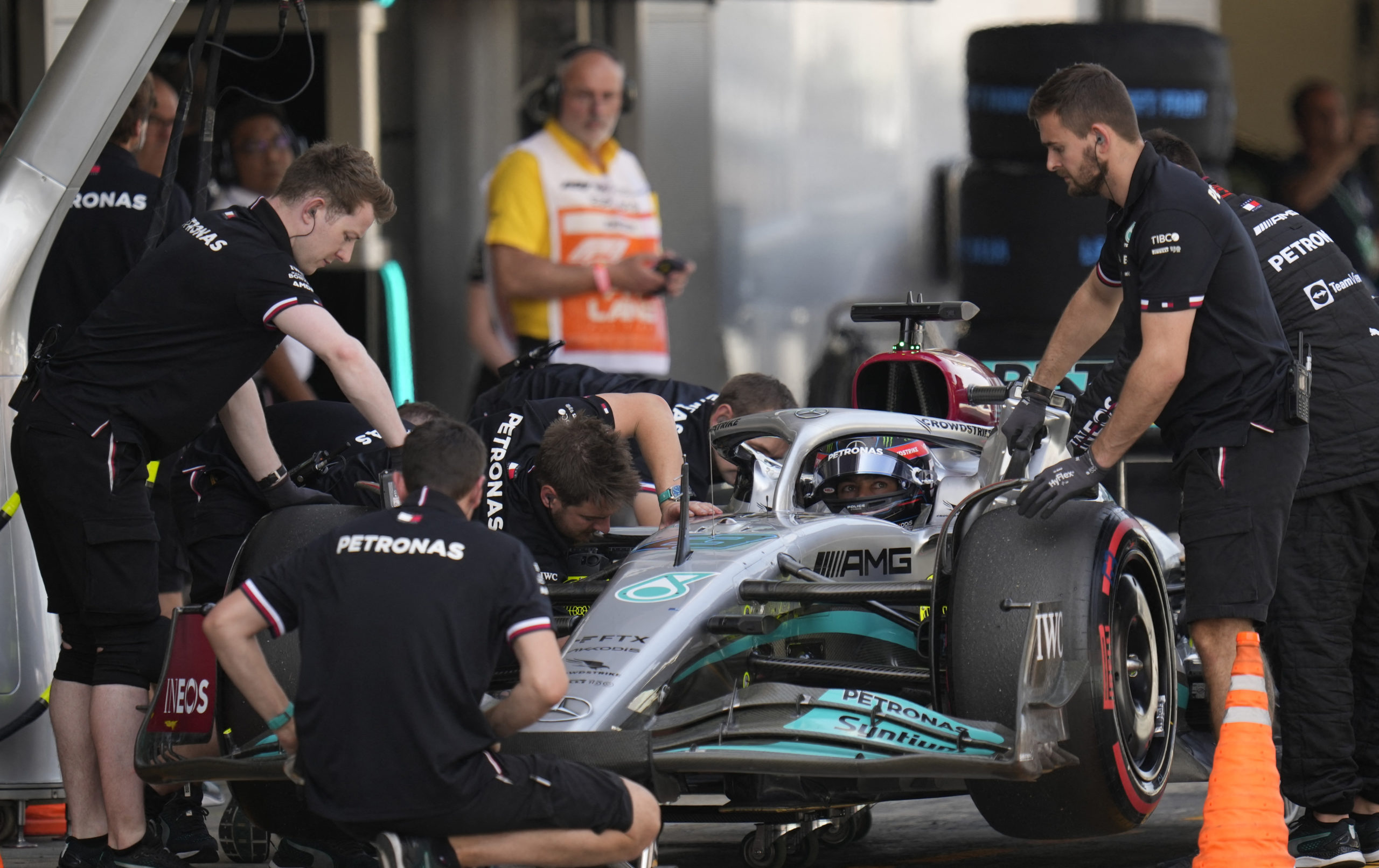 Formula One F1 - Spanish Grand Prix - Circuit de Barcelona-Catalunya, Barcelona, Spain - May 21, 2022 Mercedes' George Russell in the pits during qualifying Pool via REUTERS/Manu Fernandez