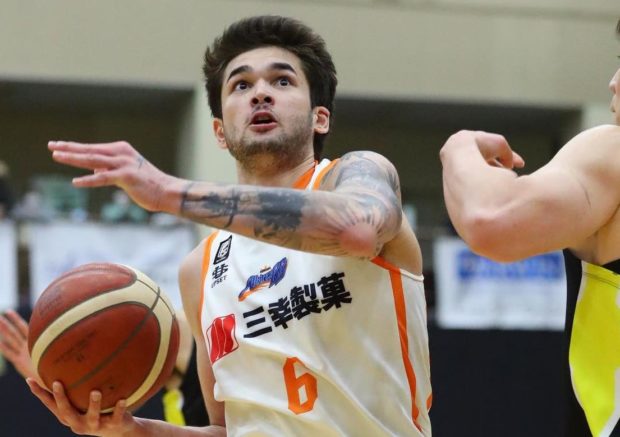 Kobe Paras signs with B1 team Niigata Albirex BB