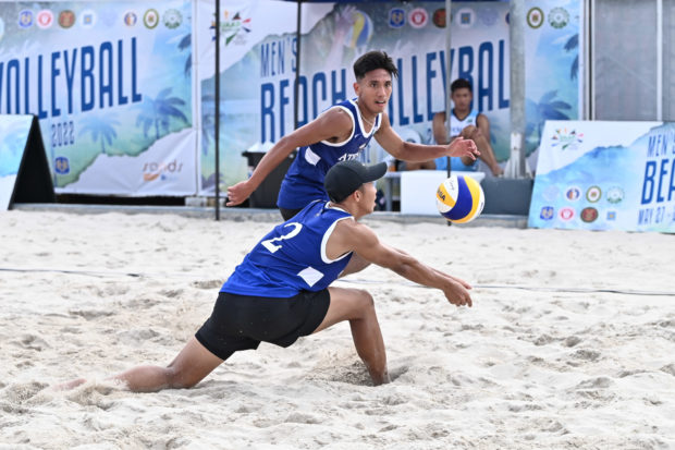 Abay Llenos and Amil Pacinio of Ateneo PHOTO UAAP