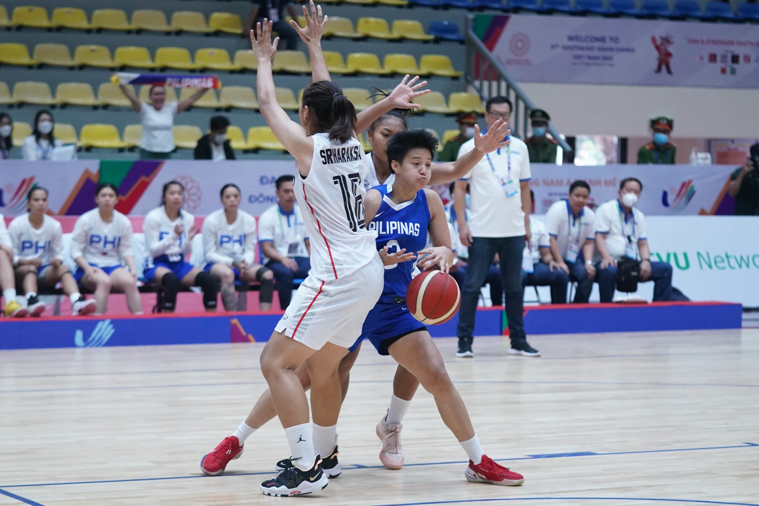 Not even the tightest of defenses could stop Afril Bernardino from punching in big numbers for the Philippines. —PSC PHOTO.
