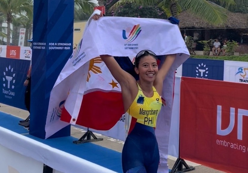 Peraih medali emas ganda Kim Mangrobang.  KOLAM GAME SEA
