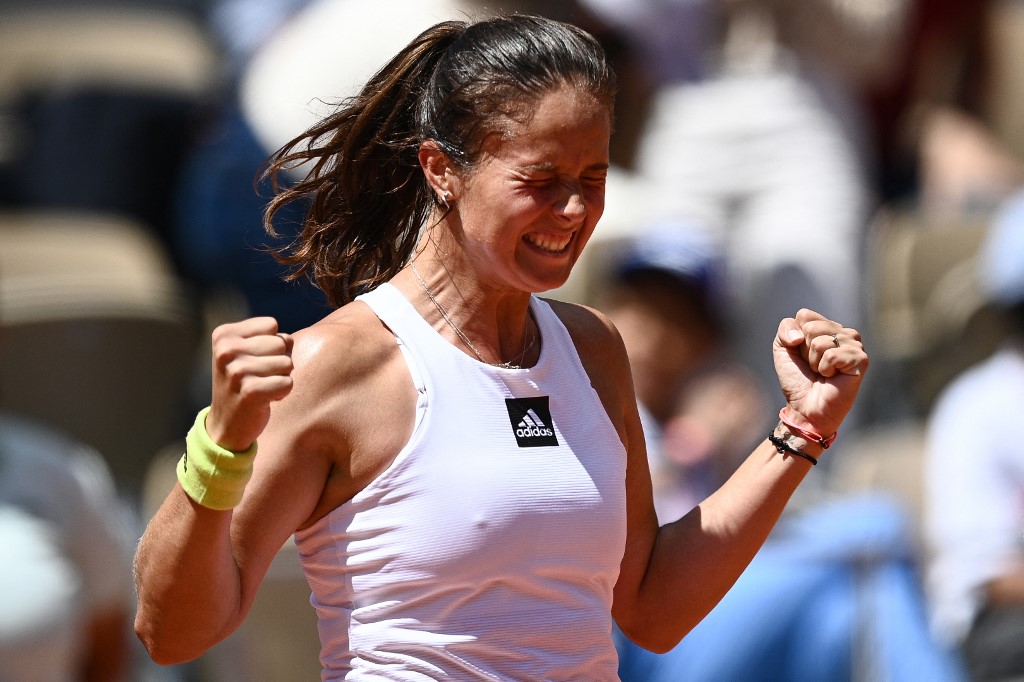 Russia's Daria Kasatkina reacts after winning against Russia's Veronika Kudermetova at the end of their women's quarter-final singles match on day 11 of the Roland-Garros Open tennis tournament at the Court Philippe-Chatrier in Paris on June 1, 2022. (Photo by Christophe ARCHAMBAULT / AFP)