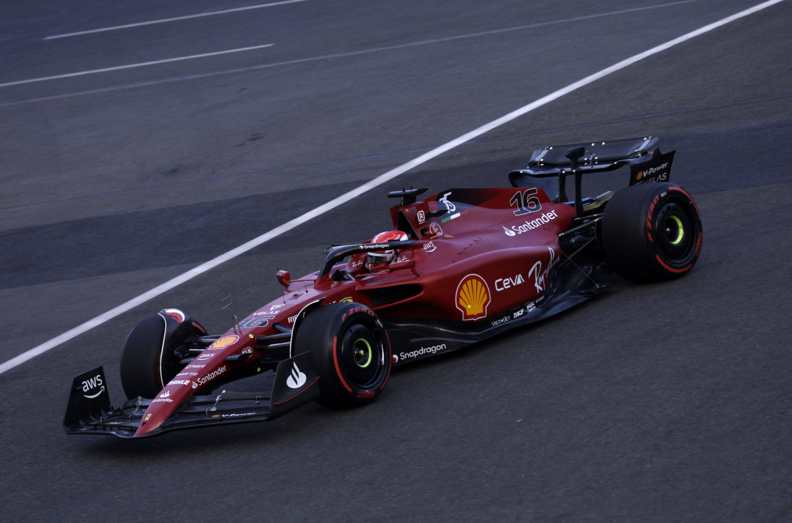 F1: Charles Leclerc mengakhiri hari pembukaan latihan Azerbaijan tercepat