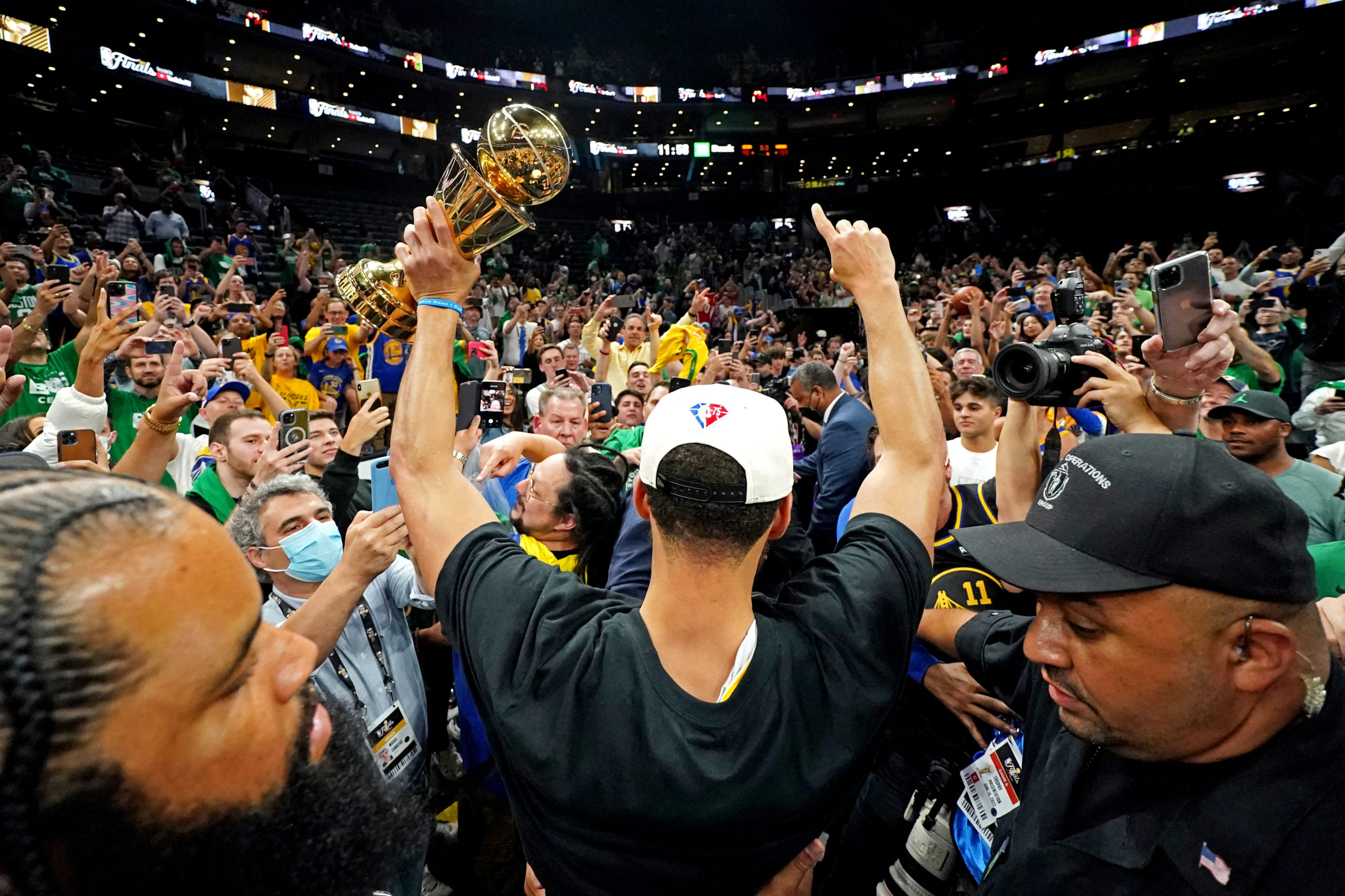 Golden State Warriors guard Stephen Curry (30) celebrates after the Golden State Warriors beat the Boston Celtics