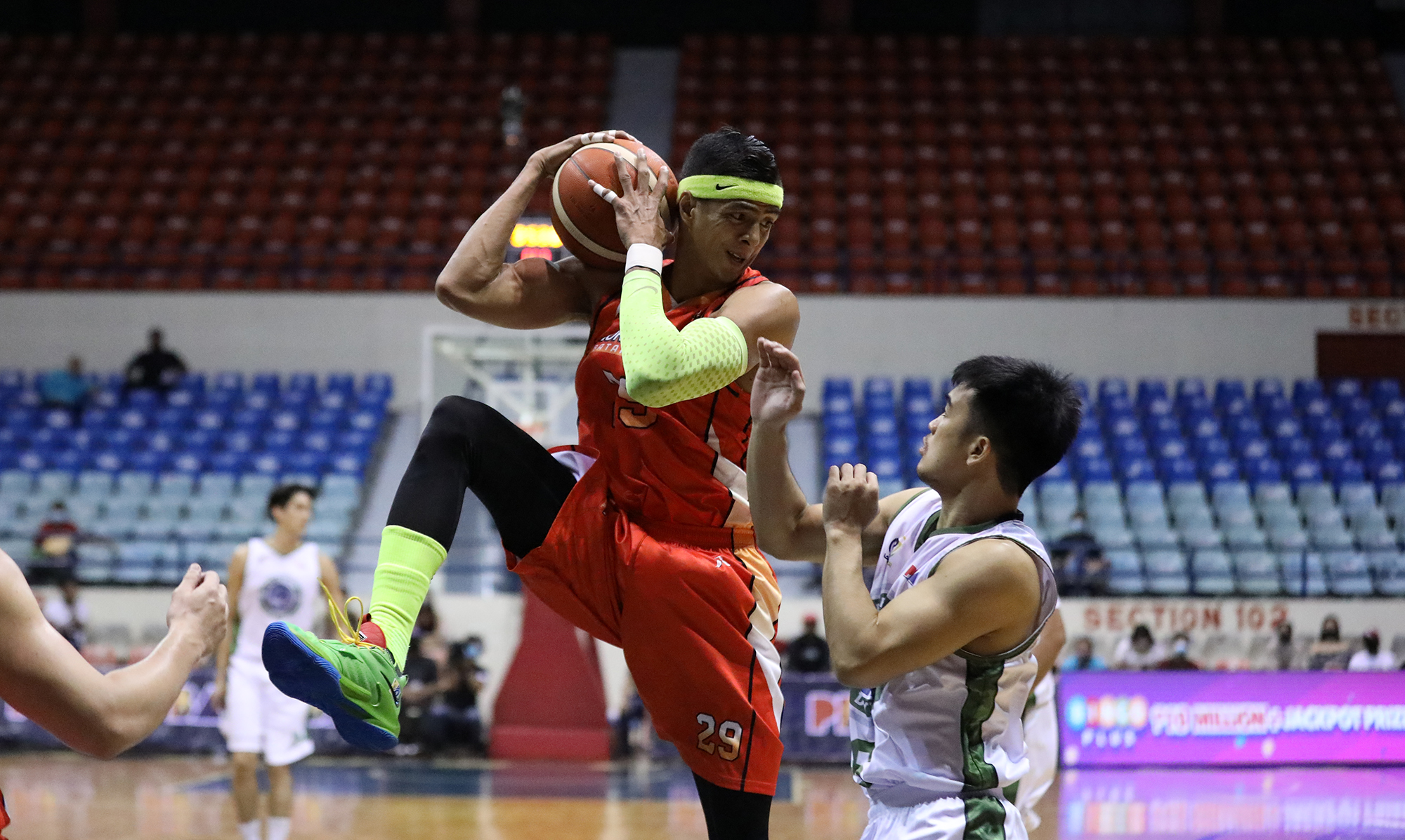 Arwind Santos has been a catalyst for NorthPort’s early success this season. —photos from PBA IMAGES