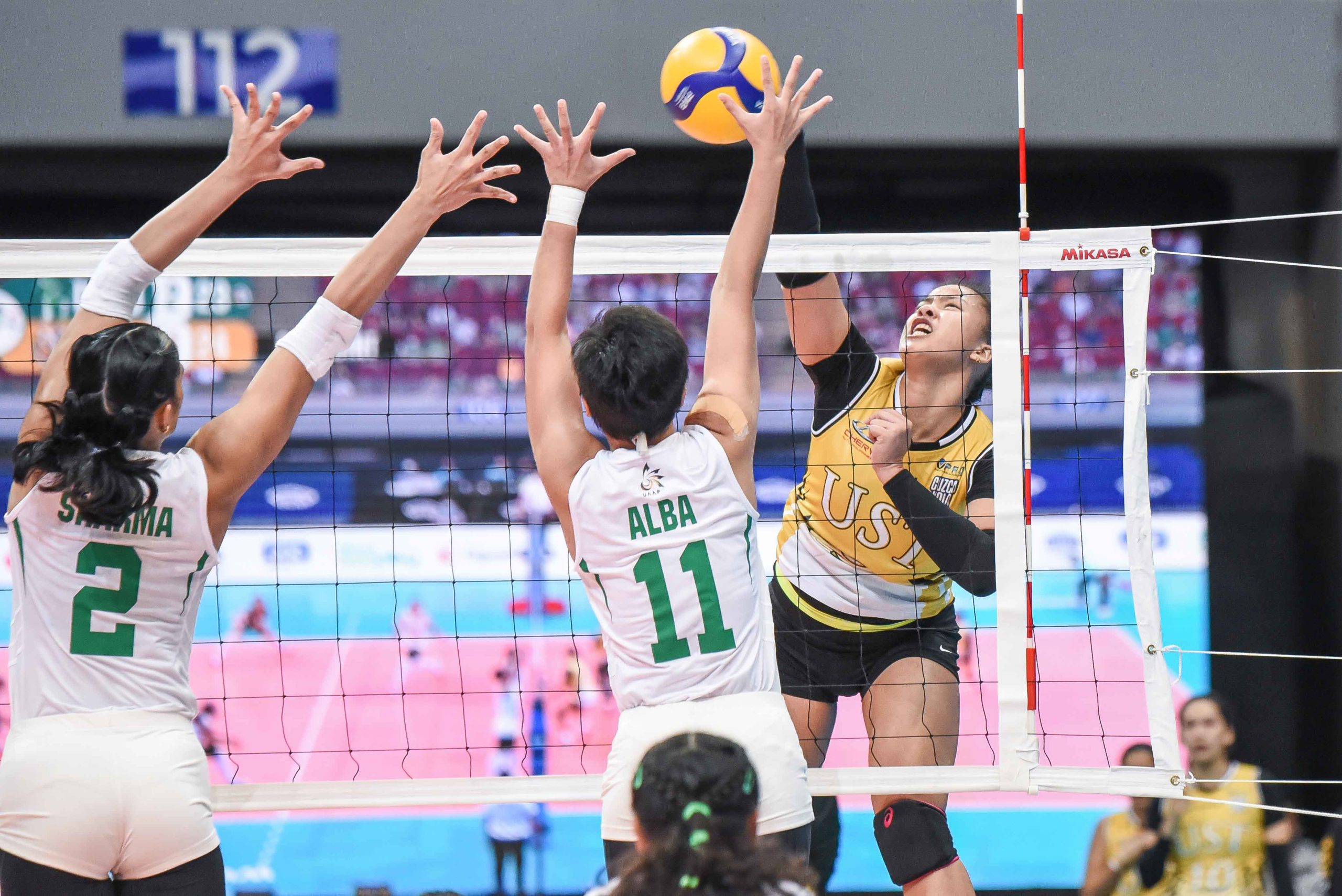 La Salle is making it personal as it hopes to ensnare Eya Laure (right) and the UST Tigresses. —UAAP MEDIA