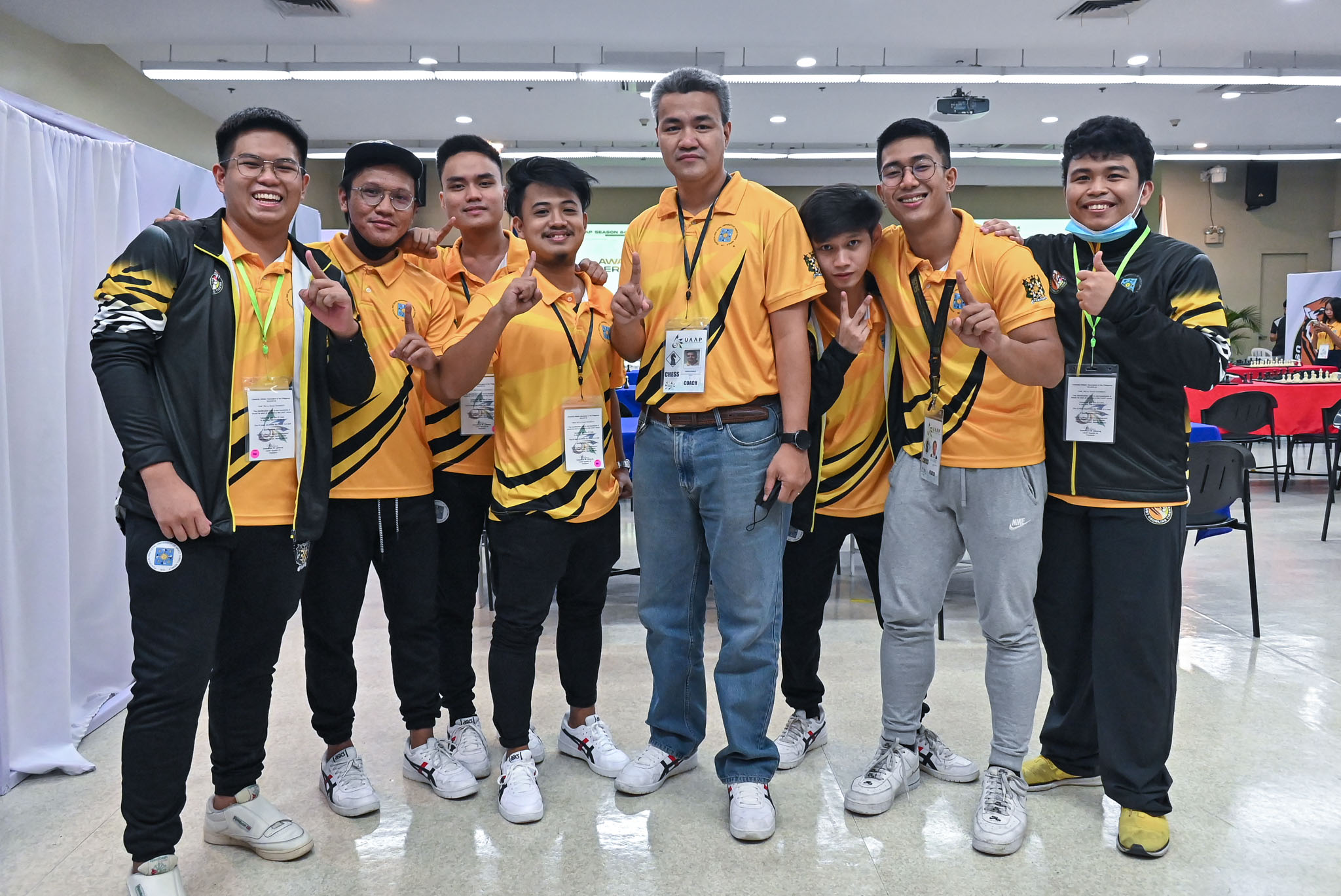 UST wins the men's chess competition in Season 84. 
