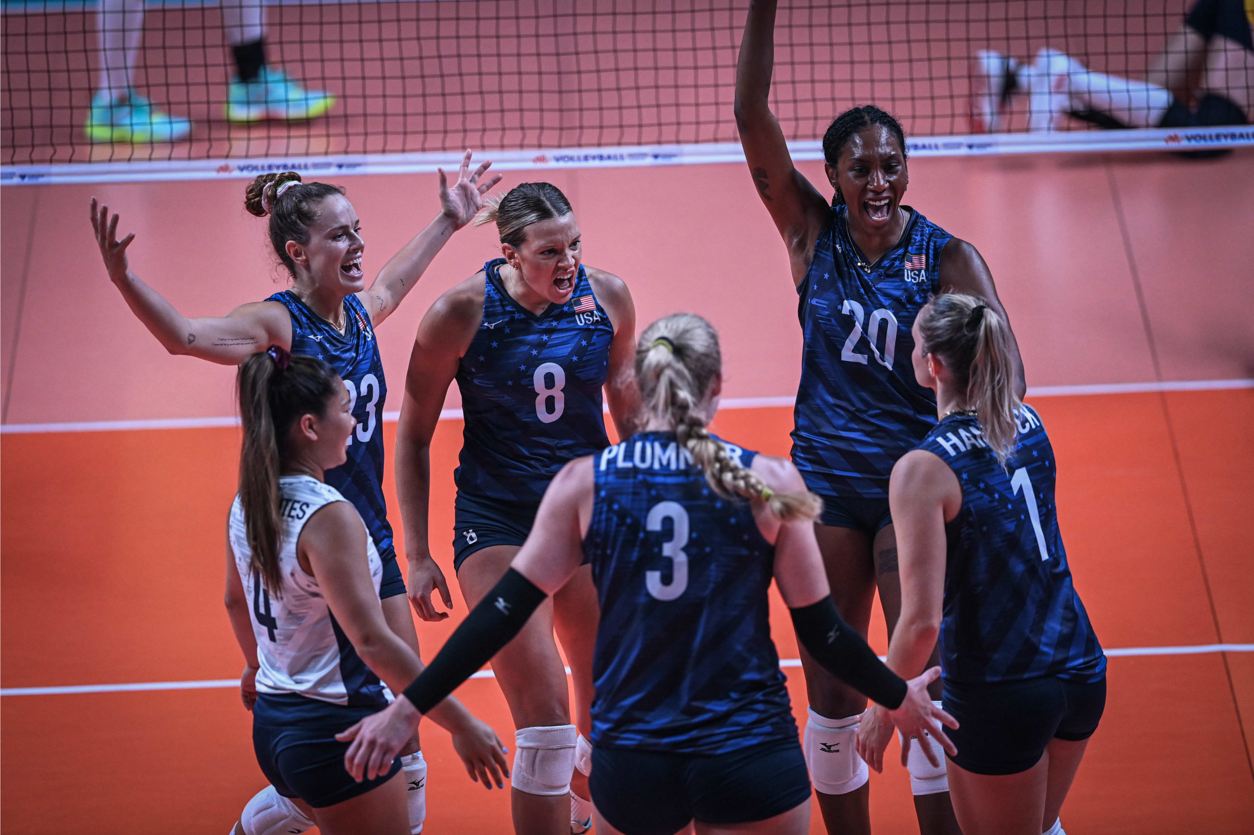 Team USA celebrates during its match vs China in VNL Week 2 in Manila. 