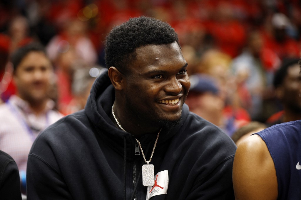 Zion Williamson #1 of the New Orleans Pelicans looks on during the game against the Phoenix Suns 