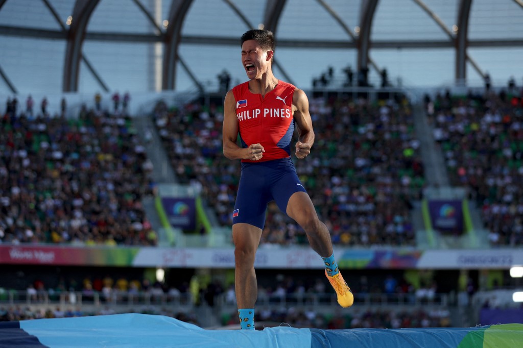 Ernest John Obiena of Team Philippines reacts after competing in the Men's Pole Vault Final on day ten of the World Athletics Championships Oregon22 at Hayward Field on July 24, 2022 in Eugene, Oregon. 