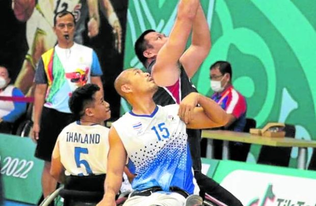 The Philippines’ Alfie Cabanog scores off a Thailand double team.  —CONTRIBUTED PHOTO