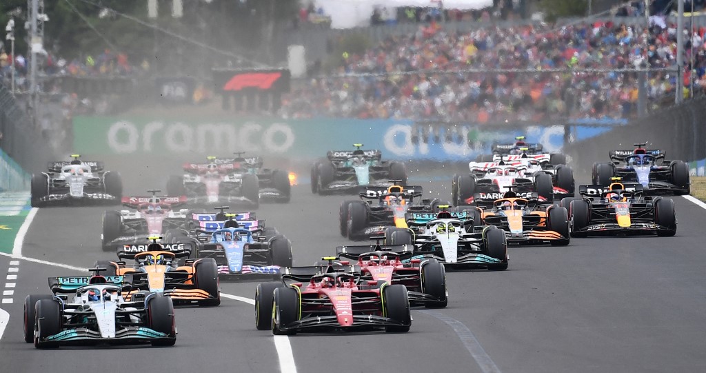 Drivers take the start of the Formula One Hungarian Grand Prix at the Hungaroring in Mogyorod near Budapest, Hungary, on July 31, 2022.