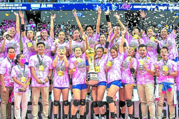 The Creamline Cool Smashers celebrate with the Premier Volleyball League Invitational Conference trophy after whipping Kingwhale of Taipei in the title game last Sunday.  —Photos courtesy of pVL 