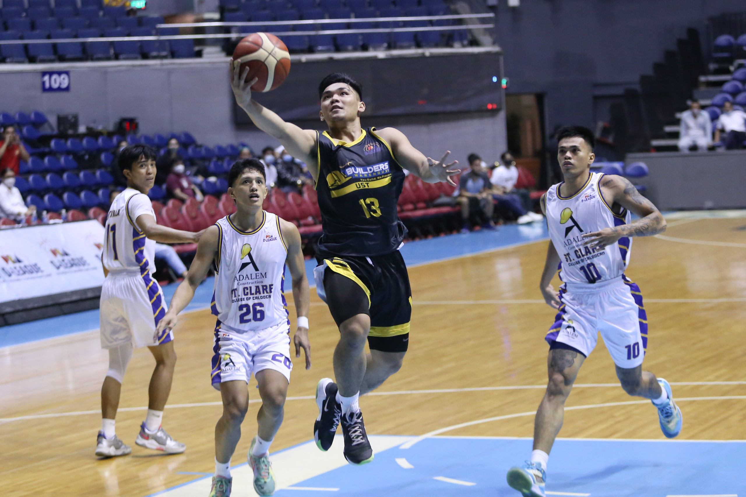 UST rookie Kean Baclaan leads the Tigers to win in the PBA D-League.