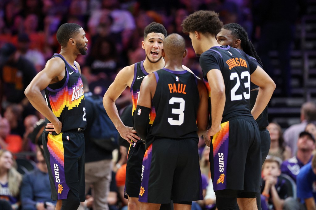 The Phoenix Suns huddle during the second quarter in Game Seven of the 2022 NBA Playoffs Western Conference Semifinals against the Dallas Mavericks at Footprint Center on May 15, 2022 in Phoenix, Arizona. 