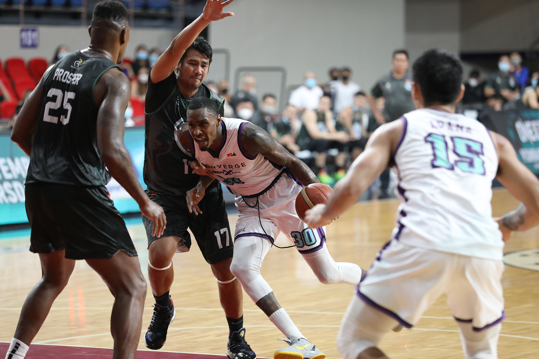 Converge import Quincy Miller in his first game in the PBA.