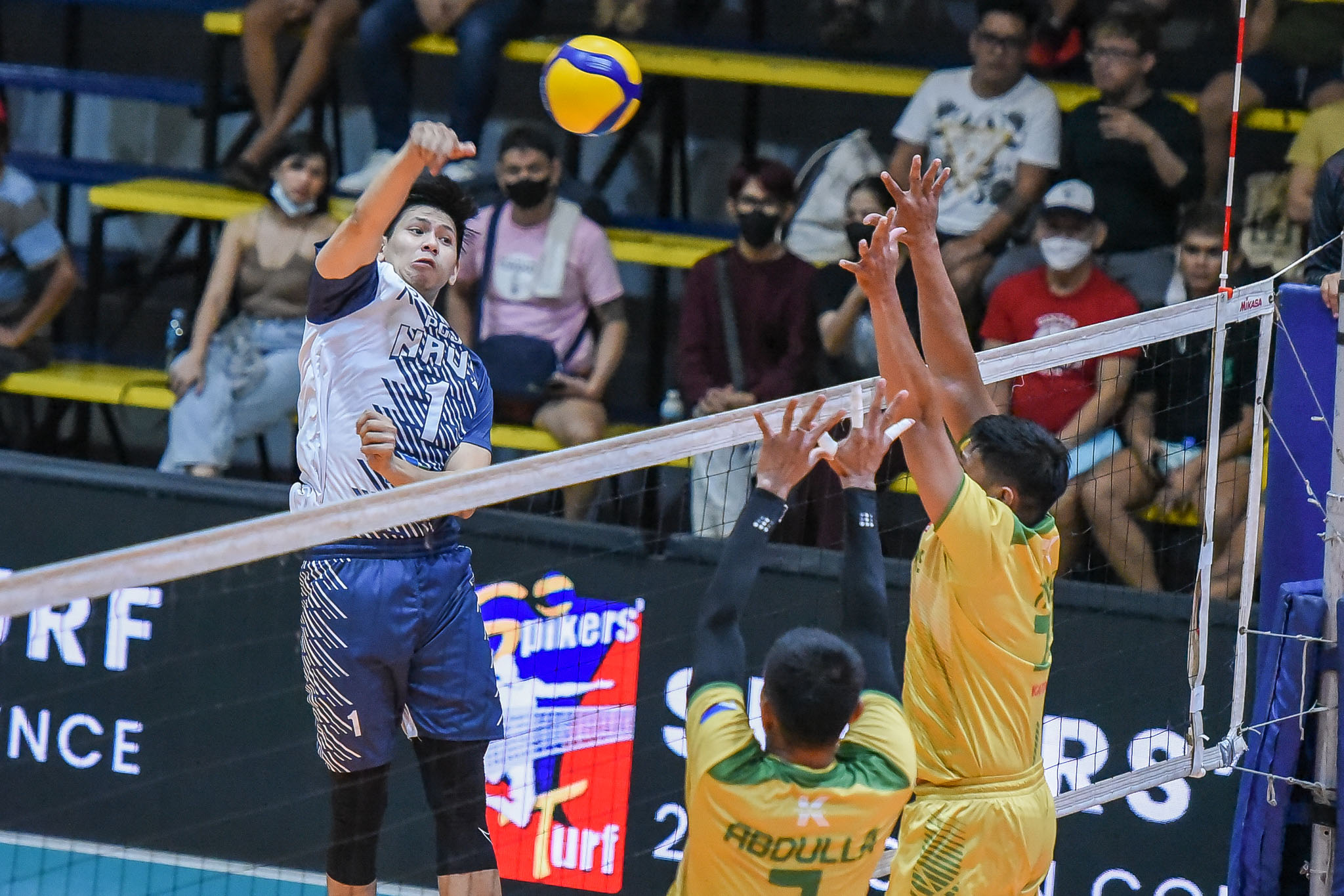  Jao Umandal leads PGJC-Navy in latest win in Spikers' Turf. 