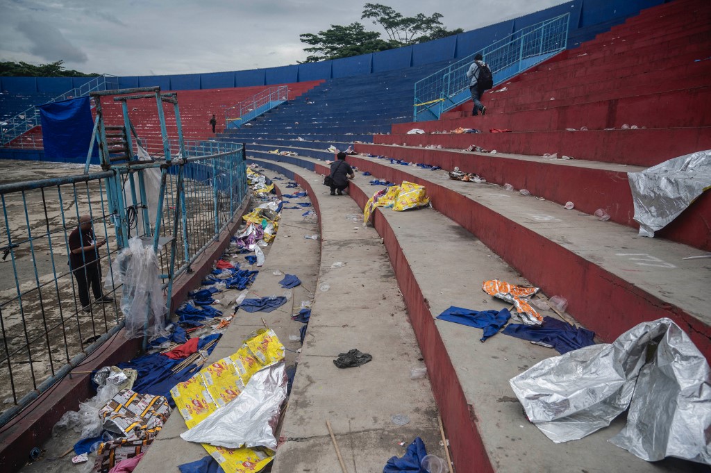 32 children died in Indonesia stadium disaster
