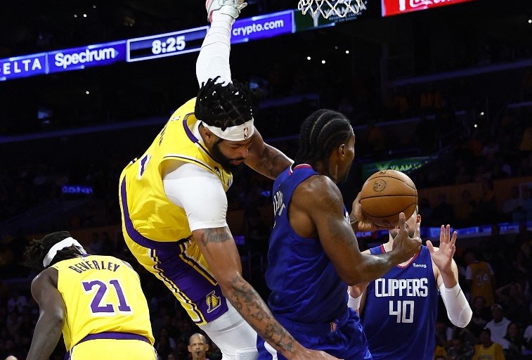 Clippers beat Lakers 103-97, Leonard scores 14 in return - The San Diego  Union-Tribune