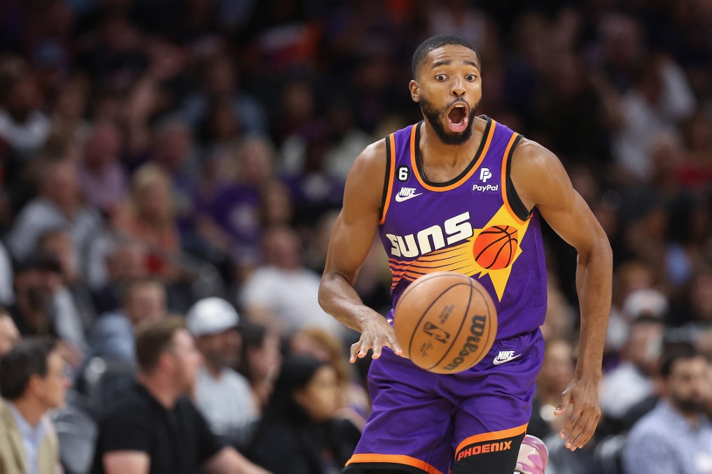  Mikal Bridges #25 of the Phoenix Suns reacts during the second half of the NBA game at Footprint Center on October 25, 2022 in Phoenix, Arizona. The Suns defeated the Warriors 134-105. 