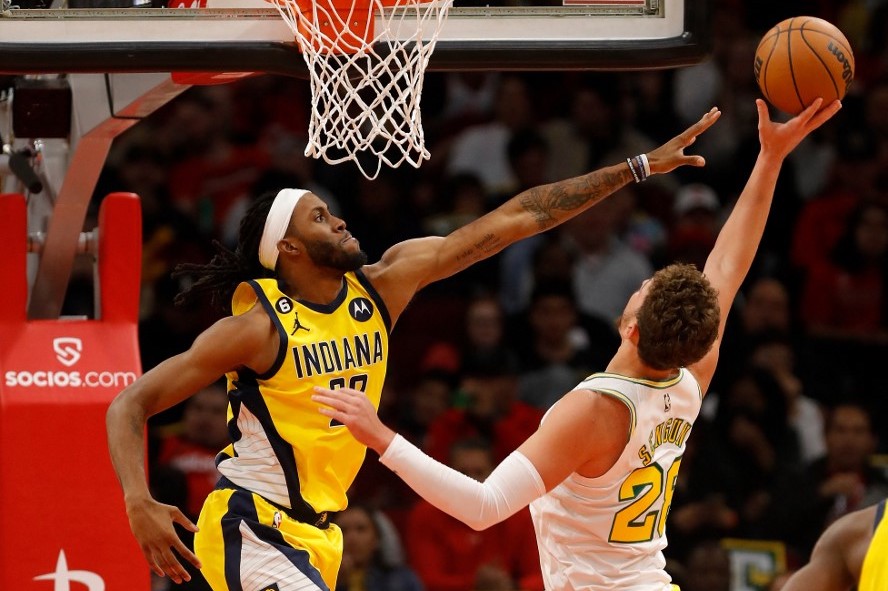 NBA: After 10-point first quarter, Pacers overtake Rockets