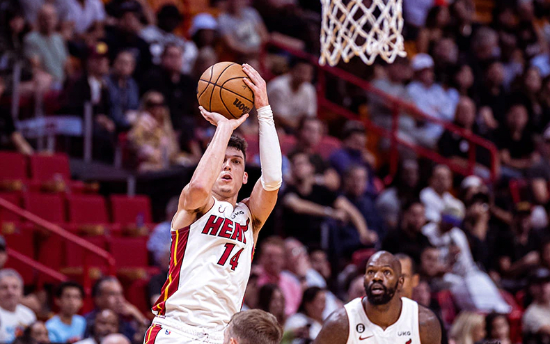 Miami Heat's Tyler Herro nails game winner vs Sacramento Kings. 