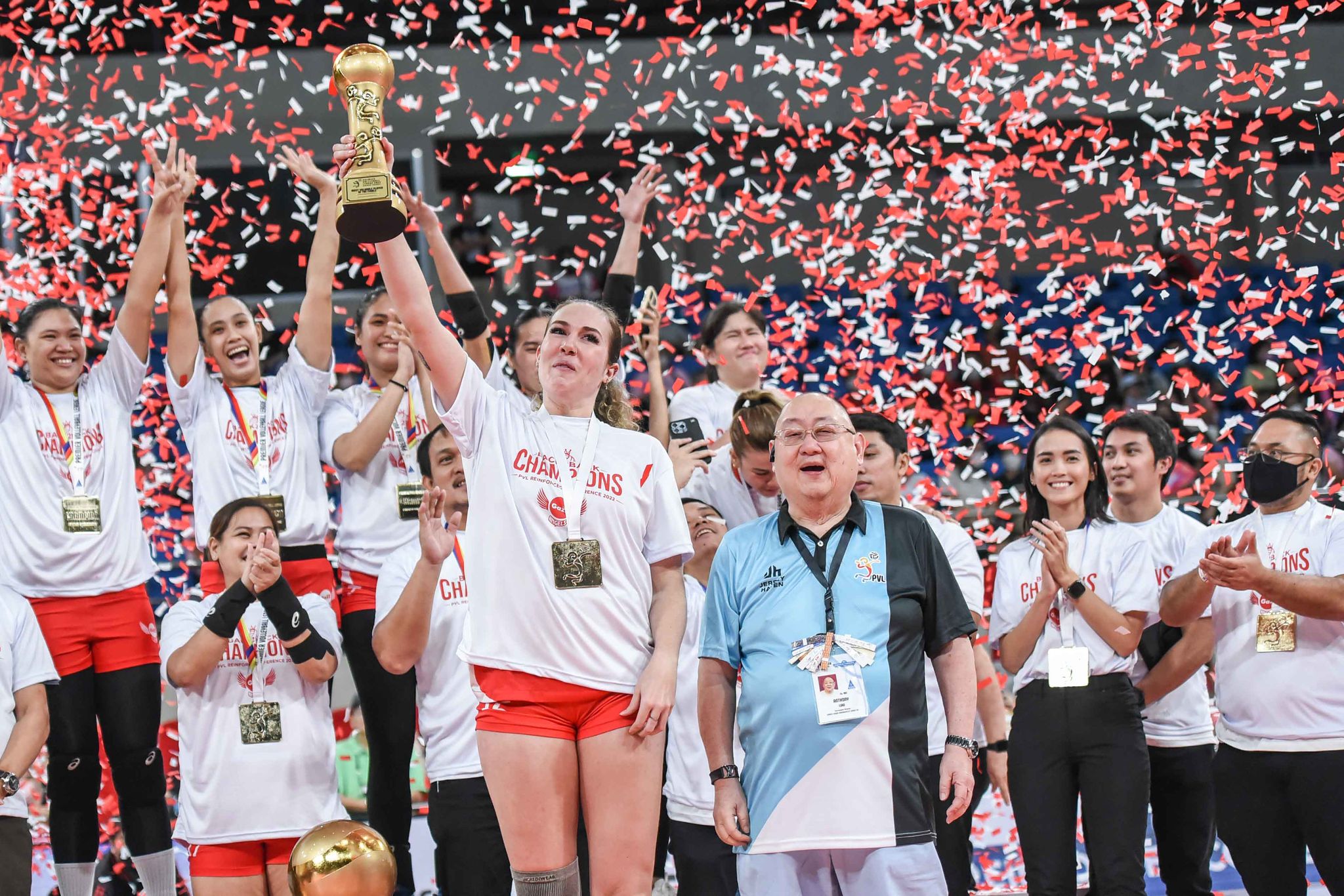 Petrogazz imports Lindsey Vander Weide in the Finals MVP.  –PVL PHOTO