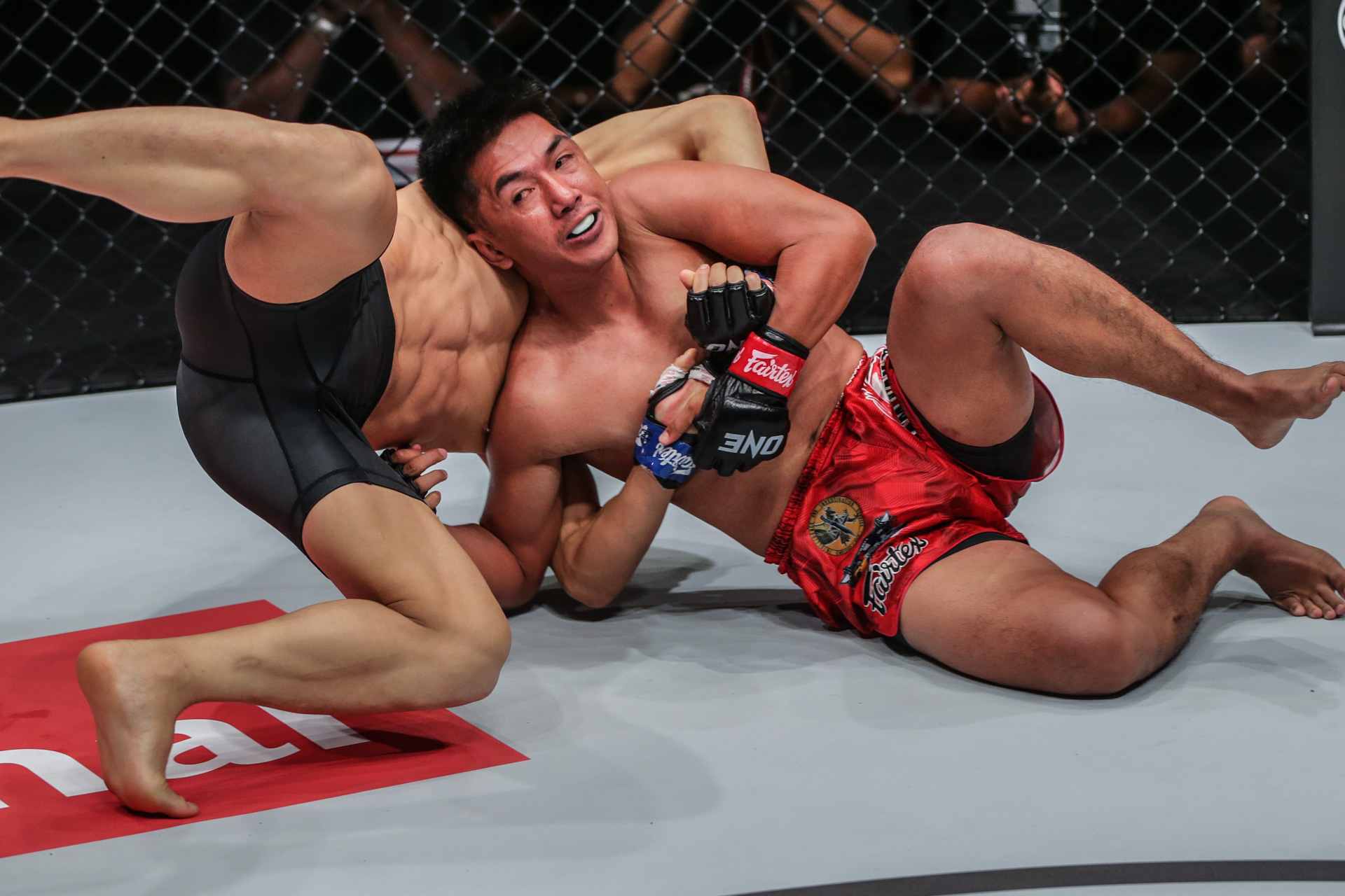 Team Lakay's Geje Eustaquio against China’s Hu Yong. –ONE CHAMPIONSHIP