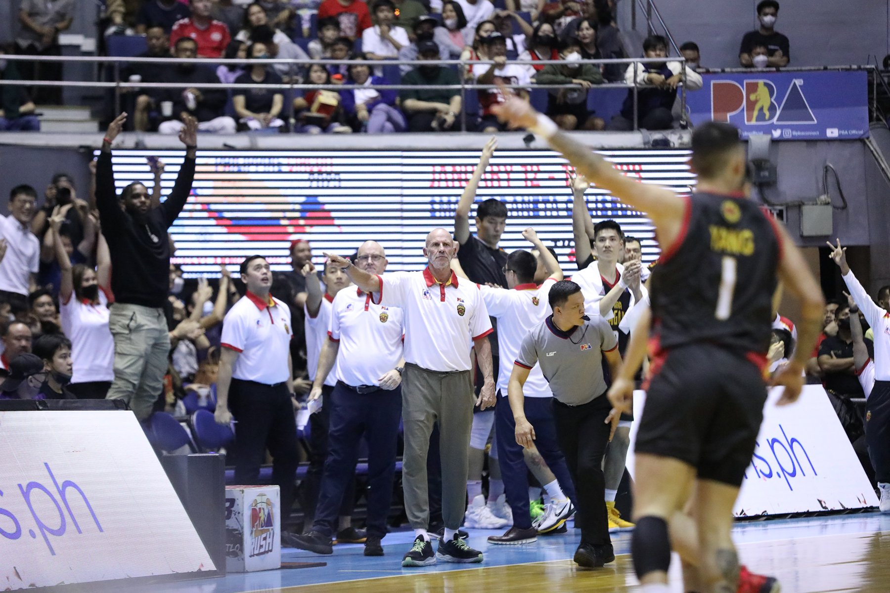 FILE – Bay Area Dragons in the PBA Finals. PBA IMAGES