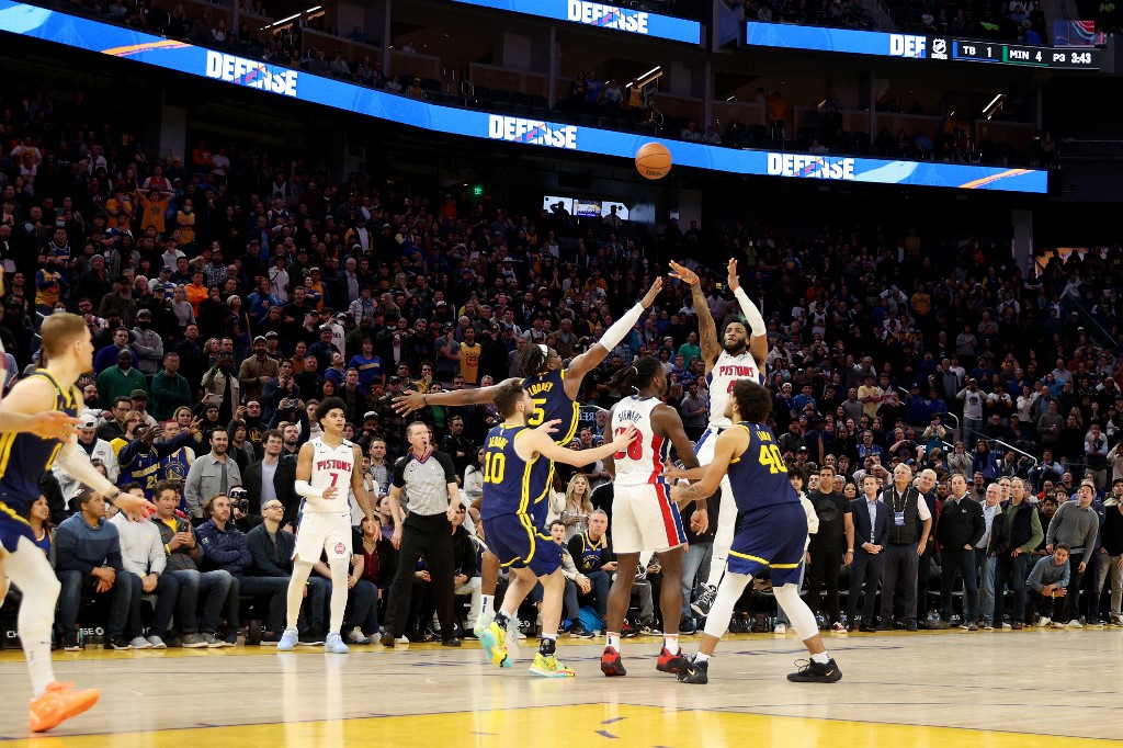 Saddiq Bey #41 of the Detroit Pistons shoots a three-point basket at the buzzer to beat the Golden State Warriors at Chase Center on January 04, 2023 in San Francisco, California.