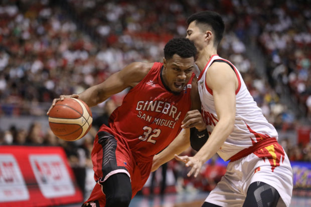 Ginebra's long-time import Justin Brownlee delivers for the Gin Kings once again. –PBA IMAGES