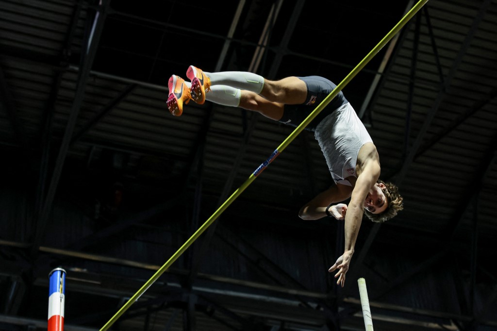 Swedish athlete Armand Duplantis clears the bar as he competes in the men's pole vault event during the International indoor athletics meeting All Star Perche, at the Sports Hall in Clermont-Ferrand, central France, on February 25, 2023. 