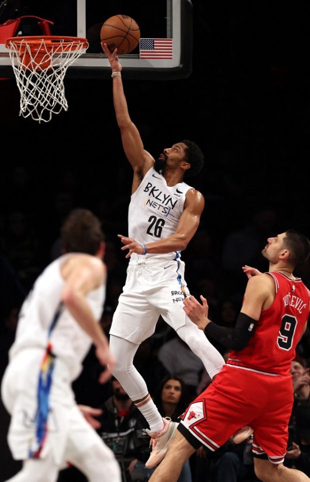 NBA: Spencer Dinwiddie stars in return to Brooklyn, Nets beat Bulls | Inquirer Sports