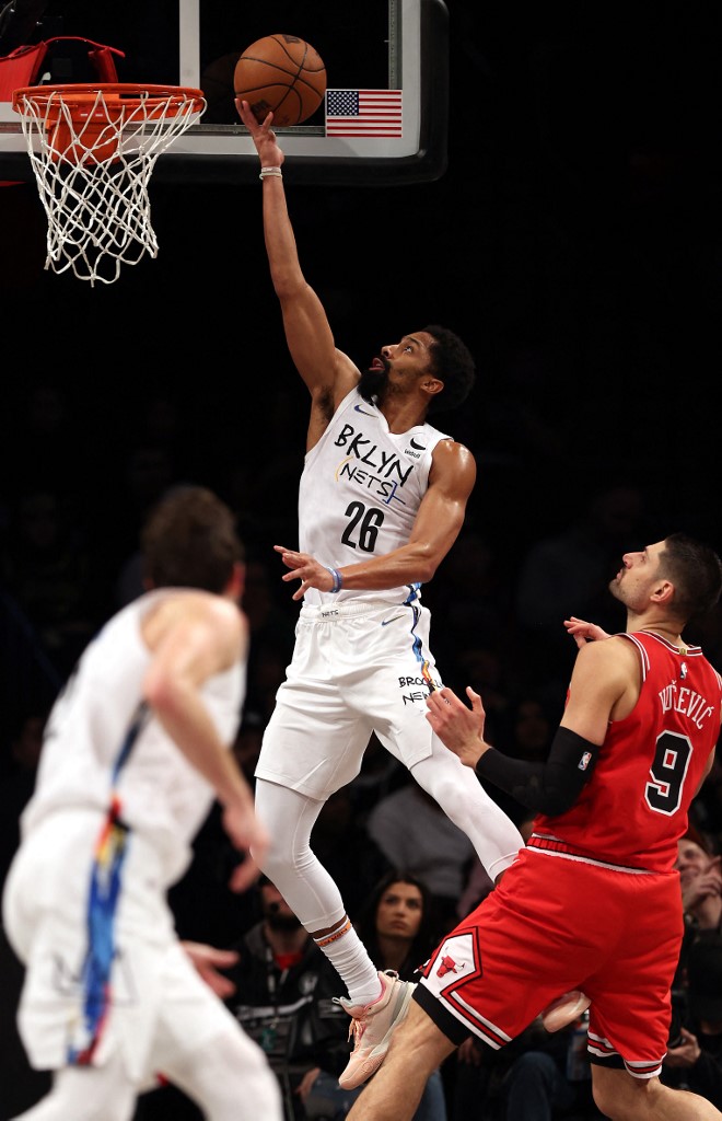 Spencer Dinwiddie #26 of the Brooklyn Nets drives to the basket during the game against the Chicago Bulls at Barclays Center on February 09, 2023 in New York City. 