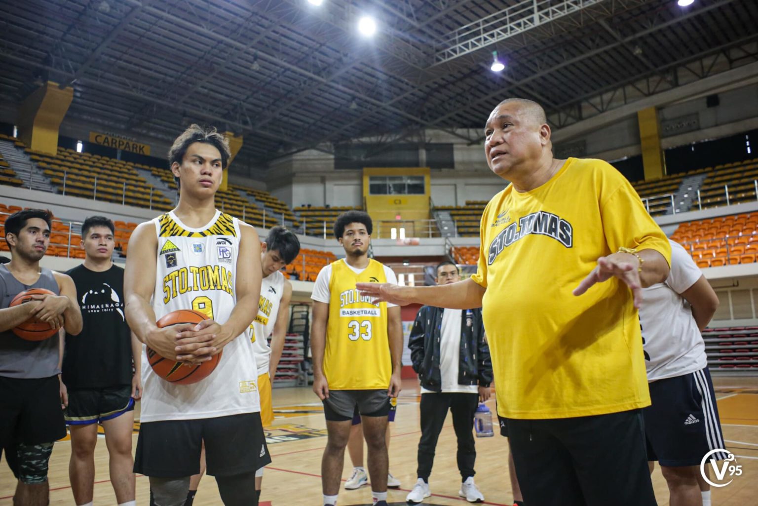 Ust Growling Tigers Flex Recruiting Muscle Inquirer Sports 