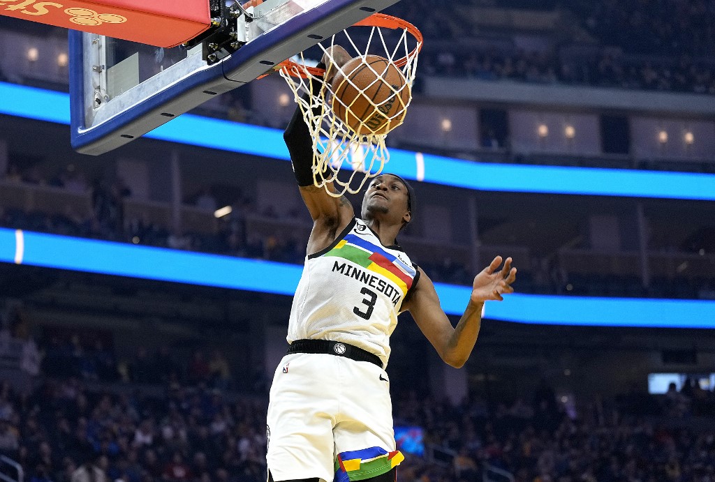 NBA: Timberwolves put clamps on Kings, climb to 6th