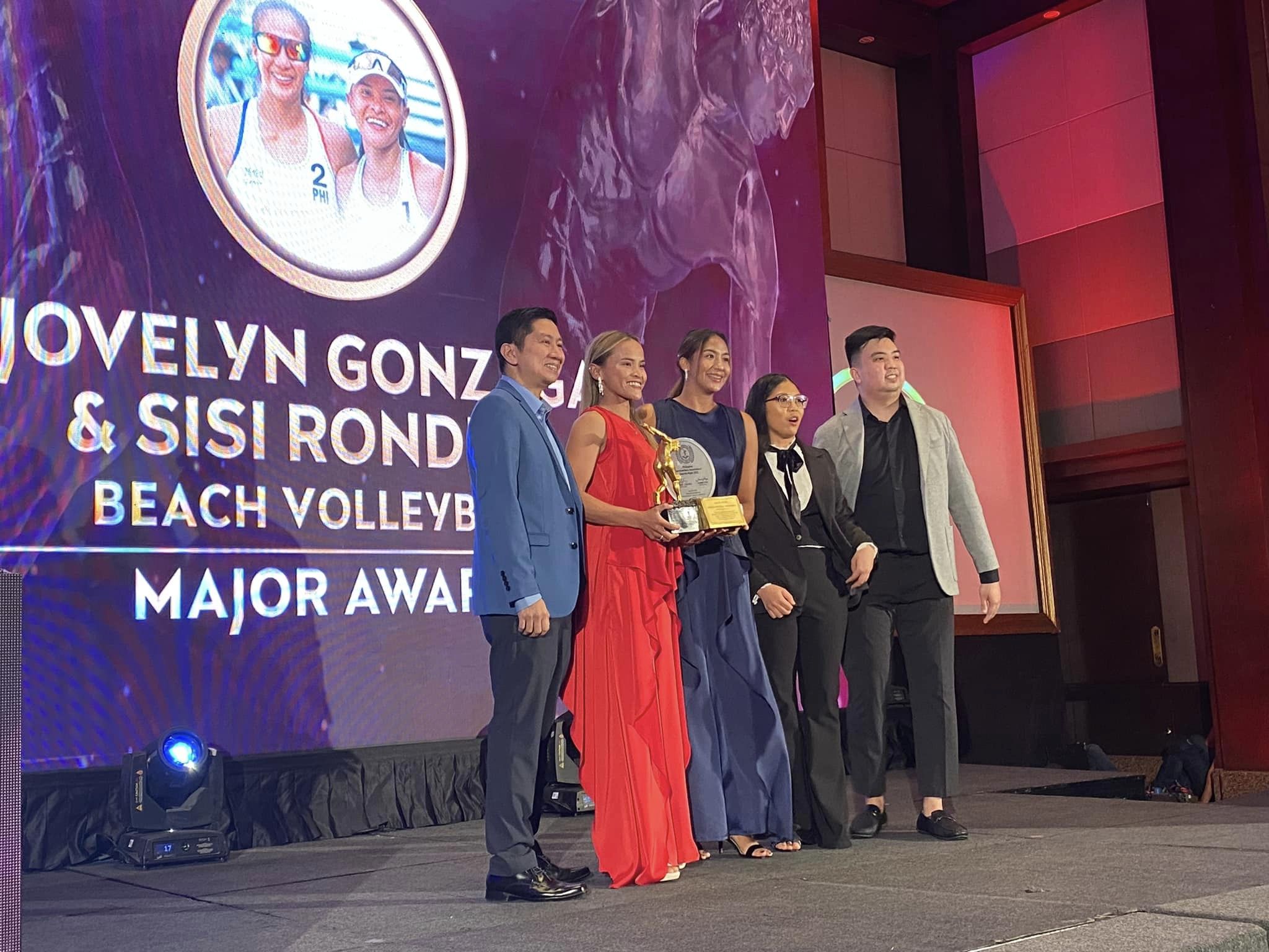  Major Awardees Sisi Rondina and Jovelyn Gonzaga during the PSA Awards Night at Diamond Hotel on March 6. –CONTRIBUTED PHOTO