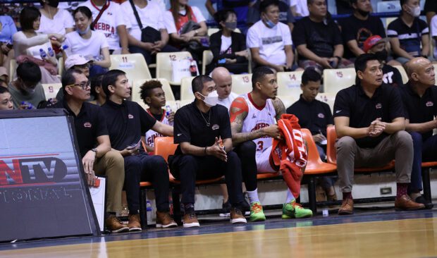 Ginebra guard LA Tenorio at the Gin Kings bench during his team's semifinals match up against San Miguel. –PBA IMAGES