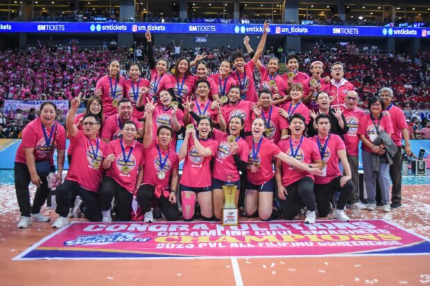 Creamline Cool Smashers won the PVL All-Filipino Conference title.  – PHOTO OF PVL