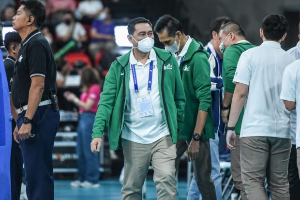 Longtime La Salle coach Ramil de Jesus returns to the bench and leads Angel Canino and co to another win over NU. –UAAP PHOTO