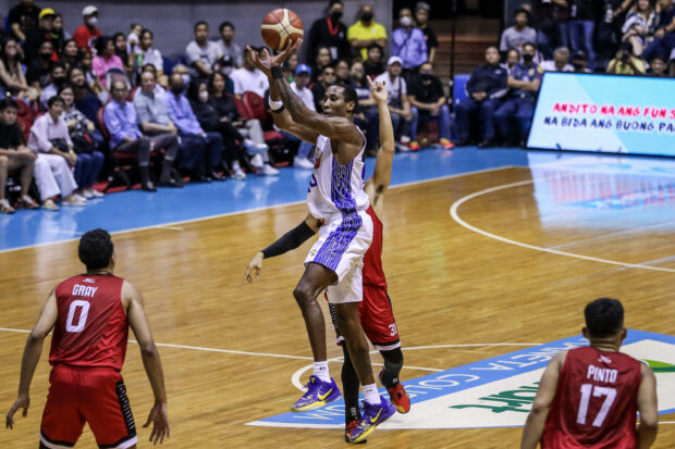 Rondae Hollis-Jefferson leads TNT to 3-2 lead in the PBA Governors' Cup Finals.  – MARLO CUETO/INQUIRER.net
