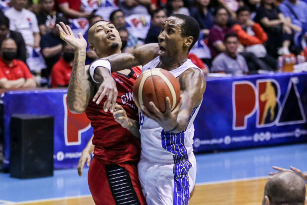 Rondae Hollis-Jefferson leads TNT to 3-2 lead in the PBA Governors' Cup Finals.  – MARLO CUETO/INQUIRER.net