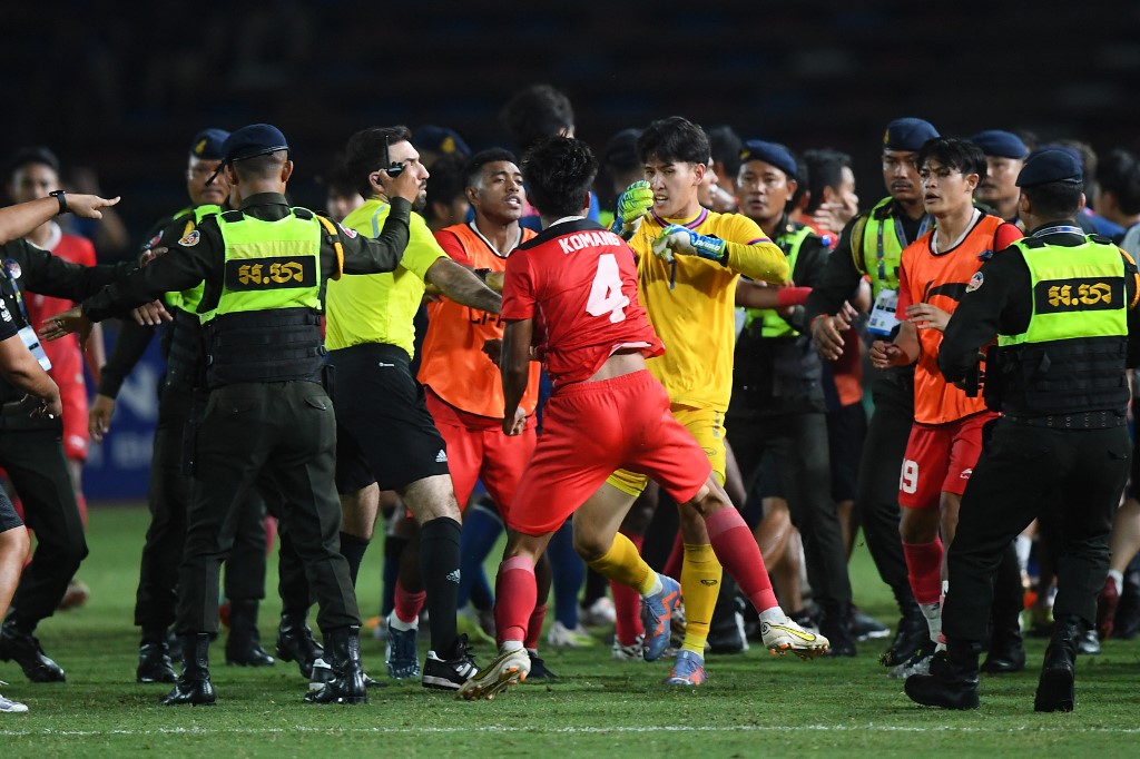 Thai FA apologizes for SEA Games final brawls - The Japan Times