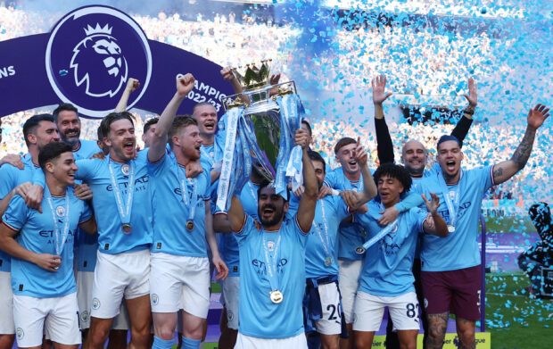 Manchester City merayakan gelar Premier League dengan kemenangan 1-0 atas Chelsea