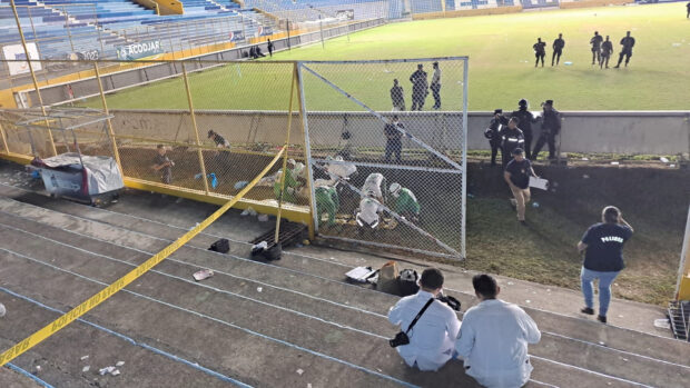 Estampida futbolística en El Salvador
