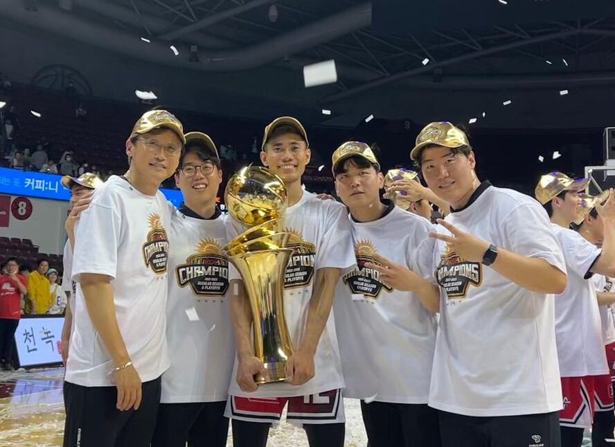 Filipino import Rhenz Abando holds up the Korean Basketball League trophy. –RHENZ ABANDO INSTAGRAM