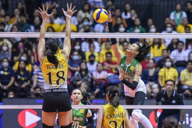 Angel Canino (right) wants Spearhead No.  1 La Salle's charge.  —UAAP MEDIA